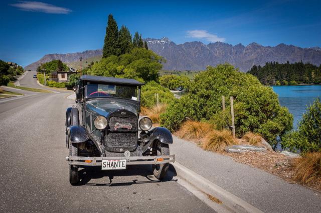 033 Queenstown, Lake Wakatipu.jpg